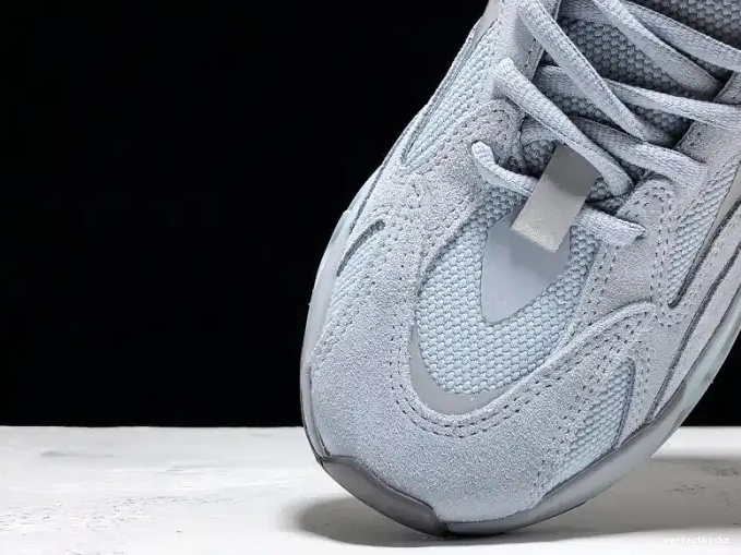 Blue FV8424 Hospital Adidas Yeezy 700 Boost v2 0625